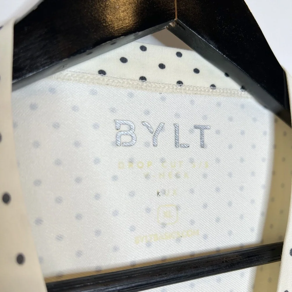 Bylt Top Dotted Drop-Cut LUX T-Shirt V Neck Short Sleeve Dotted Pattern - Picture 3 of 7